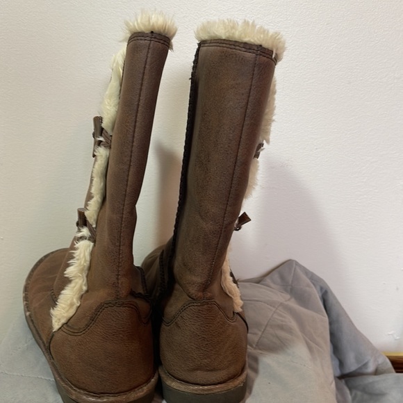 Ladies slip on boots - Picture 4 of 8